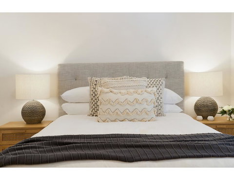 Huge Garden Apartment In The Heart Of Bondi Beach - New South Wales Tourism  18