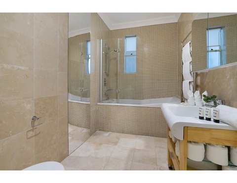 Huge Garden Apartment In The Heart Of Bondi Beach - New South Wales Tourism  23