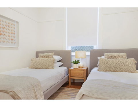 Huge Garden Apartment In The Heart Of Bondi Beach - New South Wales Tourism  5
