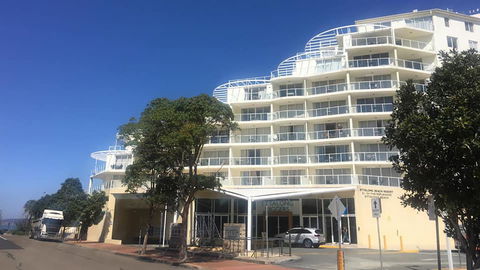 BASE Holidays - Ettalong Beach Premium Apartments - New South Wales Tourism  0