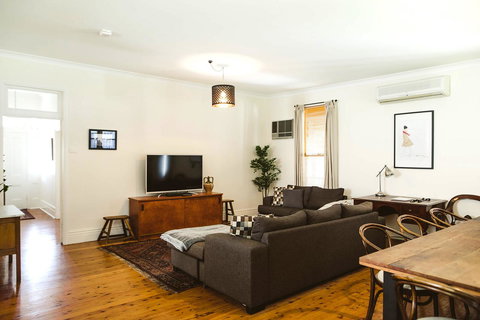 Morpeth Cottage - New South Wales Tourism  2