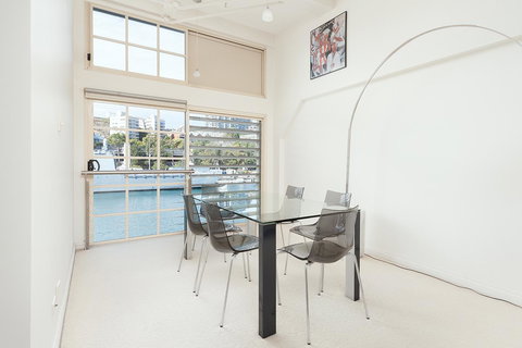 Waterfront Apartment On Sydney Harbour - New South Wales Tourism  2
