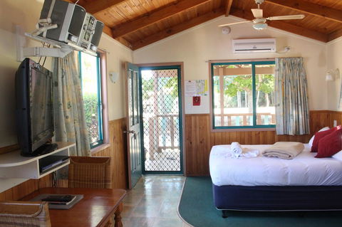 Lani\'s Holiday Island - New South Wales Tourism  9