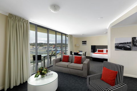 Rydges Mount Panorama Bathurst - New South Wales Tourism  21