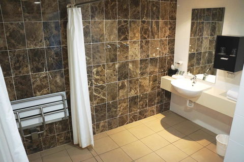 Rydges Mount Panorama Bathurst - New South Wales Tourism  1