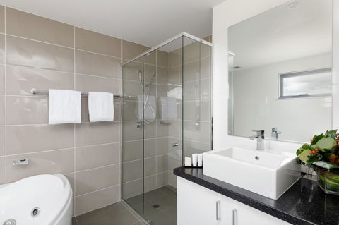 Rydges Mount Panorama Bathurst - New South Wales Tourism  6