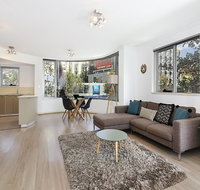 Lower Bridge and Sails - Executive 2BR Darlinghurst Apartment with Balcony and Rooftop Views - New South Wales Tourism 