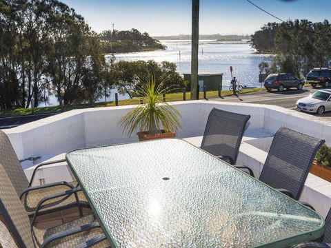 2 The Breckenridge - New South Wales Tourism  0
