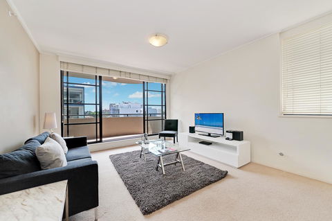 Wyndel Apartments - Apex North Sydney - New South Wales Tourism  6