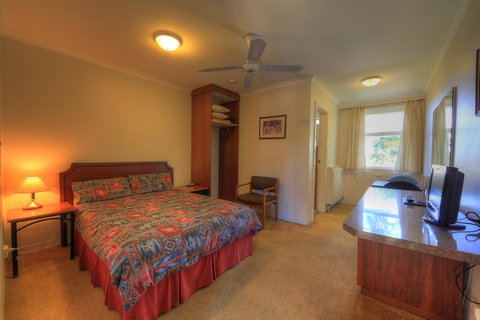 Cooma Motor Lodge Motel - New South Wales Tourism  3