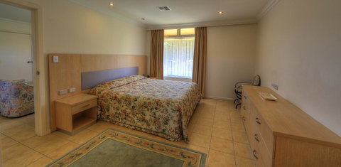 Cooma Motor Lodge Motel - New South Wales Tourism  26
