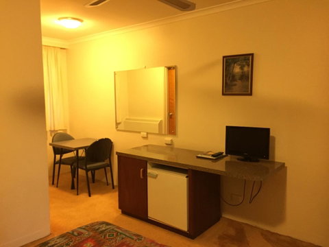 Cooma Motor Lodge Motel - New South Wales Tourism  24