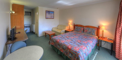 Cooma Motor Lodge Motel - New South Wales Tourism  2