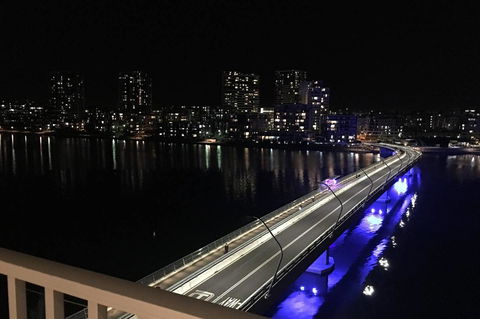 Brand New 3 Bedrooms Apt With Waterfront View - New South Wales Tourism  14