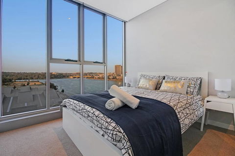 Brand New 3 Bedrooms Apt With Waterfront View - New South Wales Tourism  3