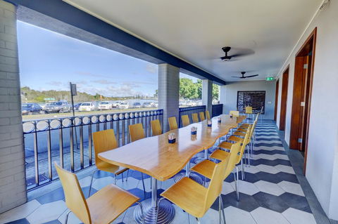 Lakes And Ocean Hotel Forster - New South Wales Tourism  7