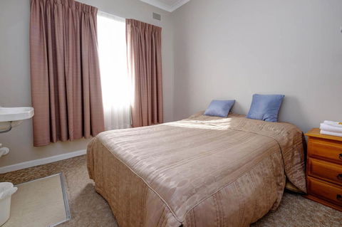 Lakes And Ocean Hotel Forster - New South Wales Tourism  10