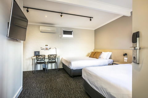 Nightcap At Colyton Hotel - New South Wales Tourism  23