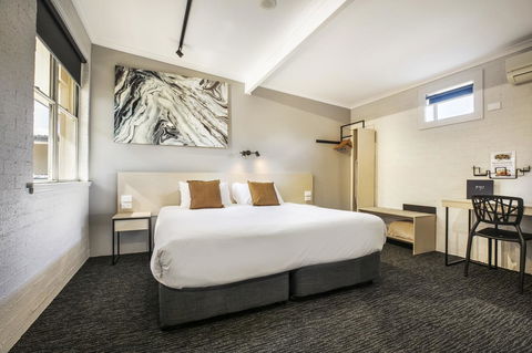 Nightcap At Colyton Hotel - New South Wales Tourism  0