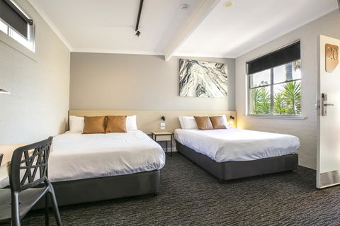 Nightcap At Colyton Hotel - New South Wales Tourism  24
