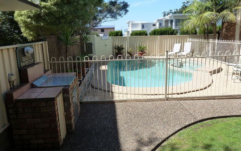 Mollymook Surfbeach Motel & Apartments - New South Wales Tourism  14