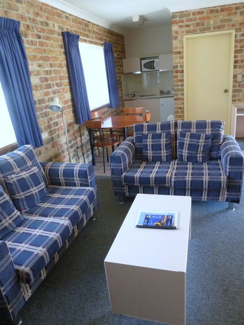 Mollymook Surfbeach Motel & Apartments - New South Wales Tourism  32