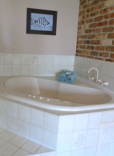 Mollymook Surfbeach Motel & Apartments - New South Wales Tourism  23