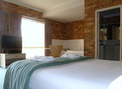 Mollymook Surfbeach Motel & Apartments - New South Wales Tourism  27
