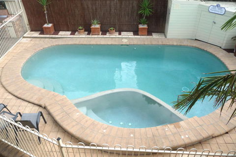 Mollymook Surfbeach Motel & Apartments - New South Wales Tourism  9