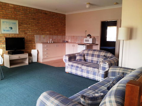Mollymook Surfbeach Motel & Apartments - New South Wales Tourism  40