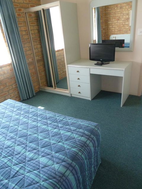 Mollymook Surfbeach Motel & Apartments - New South Wales Tourism  37