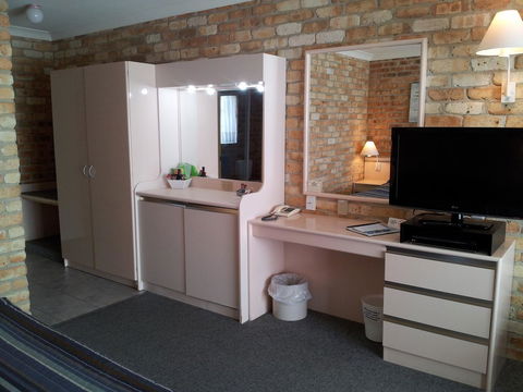 Mollymook Surfbeach Motel & Apartments - New South Wales Tourism  19