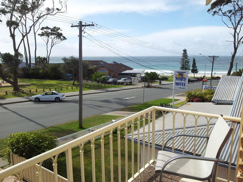 Mollymook Surfbeach Motel & Apartments - New South Wales Tourism  10