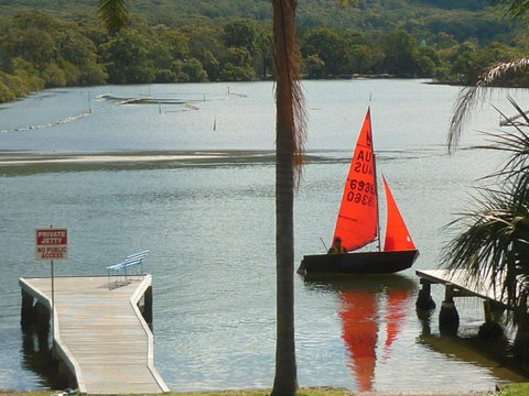 Pelican H2O One & Two Bedroom Apartments - New South Wales Tourism  4