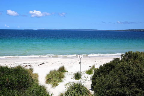 Sandy Toes Beach House Jervis Bay - 2min To Beach - New South Wales Tourism  24