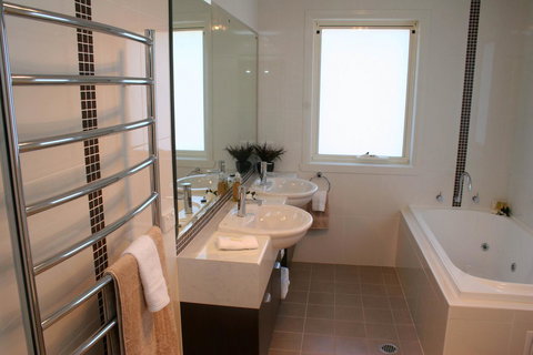 Encore Apartments - New South Wales Tourism  11