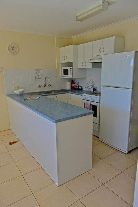 Beach House Holiday Apartments - New South Wales Tourism  12