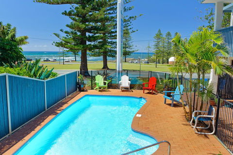 Beach House Holiday Apartments - New South Wales Tourism  0