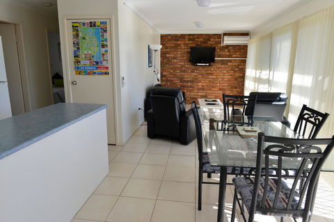 Beach House Holiday Apartments - New South Wales Tourism  8