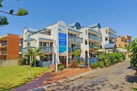Beach House Holiday Apartments - New South Wales Tourism  13