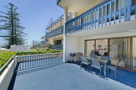 Beach House Holiday Apartments - New South Wales Tourism  23