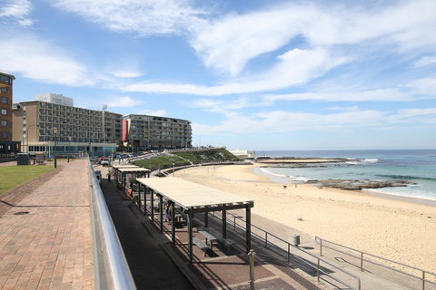 Arena Luxury Beachfront Apartment - New South Wales Tourism  32