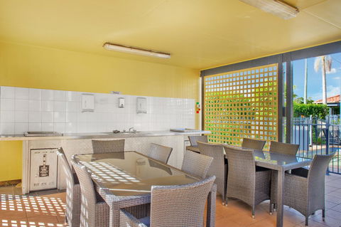 South Pacific Apartments - New South Wales Tourism  6