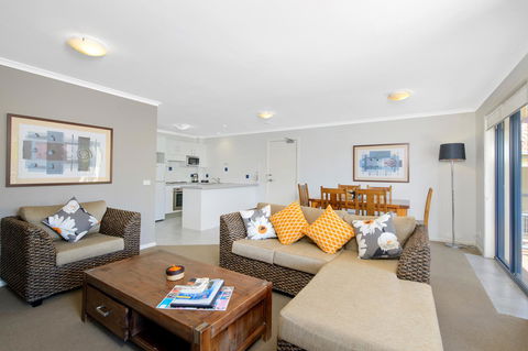 South Pacific Apartments - New South Wales Tourism  8