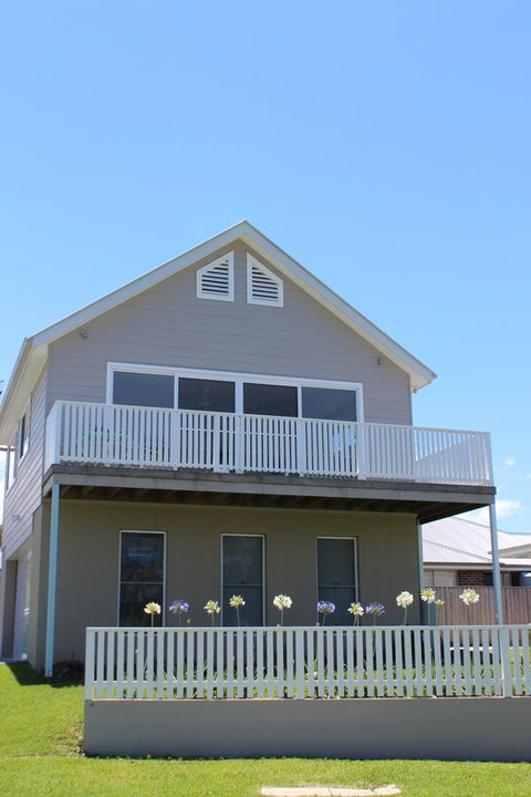 Red Waratah - New South Wales Tourism  0