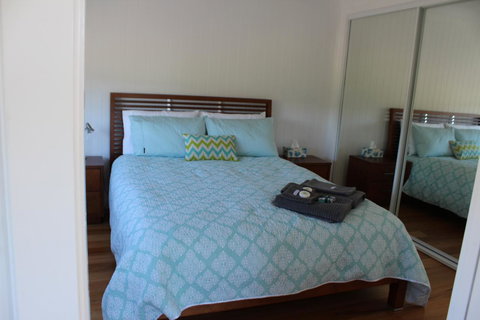 Red Waratah - New South Wales Tourism  6