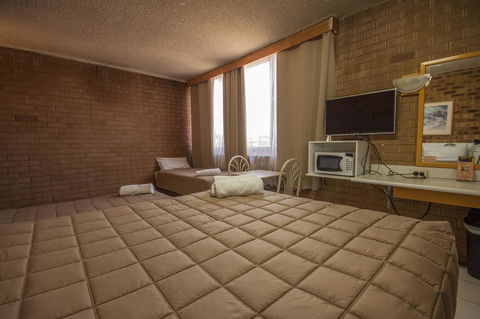 Marco Polo Motor Inn Sydney - New South Wales Tourism  24
