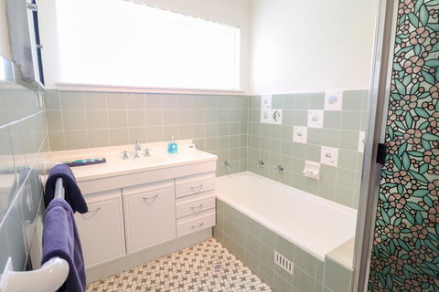 Coastal Horizons Beach House - New South Wales Tourism  11