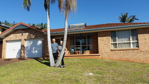 Twin Palms Holiday House At Lighthouse - New South Wales Tourism  0
