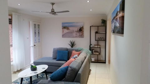 Twin Palms Holiday House At Lighthouse - New South Wales Tourism  5